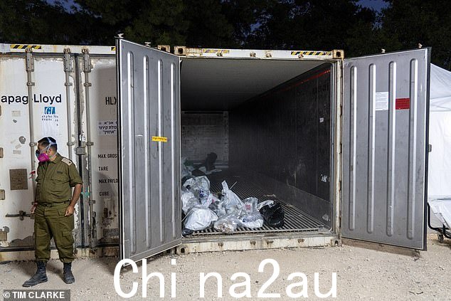 存放在以色列舒拉军事基地移动太平间的尸体部位