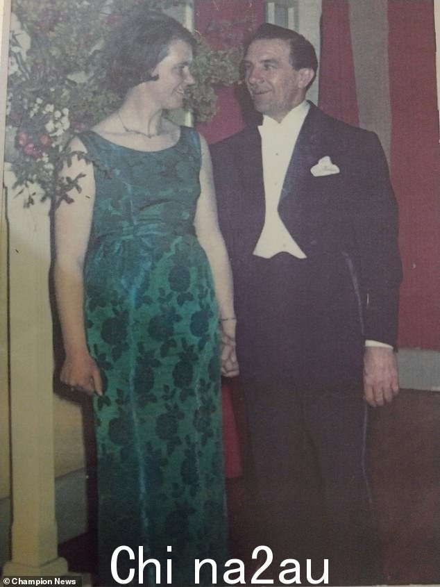图:南伦敦车库连锁店百万富翁 Oliver Cutts 和他的妻子 Susan Cutts