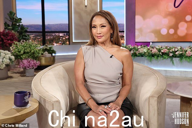 Carrie 继续说道:“你知道吗?如果我和她一起工作,我学得很快。我从不迟到。我总是早到。事实上,太多了以至于我浪费了一半的时间我的一天,因为你知道你出现得太早了,太早了。太早了!'