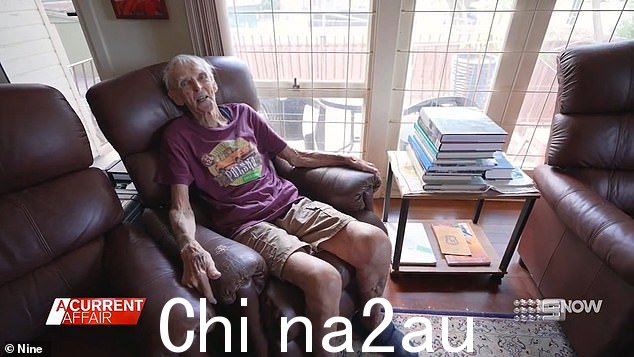 93 岁的特雷弗·康诺利 (Trevor Connolly) 被赶出他居住了 60 多年的家,因为f 奥运会重建