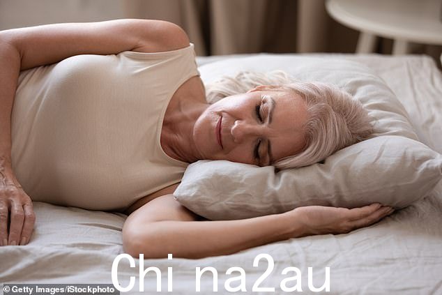 当然,没有人天生就有一张完美对称的脸,但幸运的是,她说最终出现可怕的不平衡的风险很低,因为它“不太可能产生重大影响”关于眼睛和嘴唇的对称性'(库存图片)