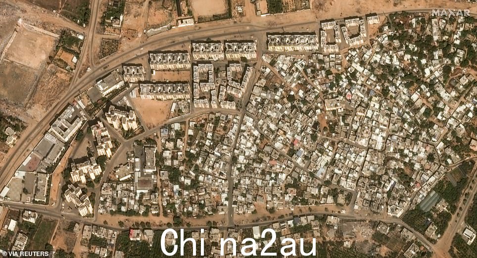 在破坏性轰炸之前,该社区有大片建筑物、道路和绿地