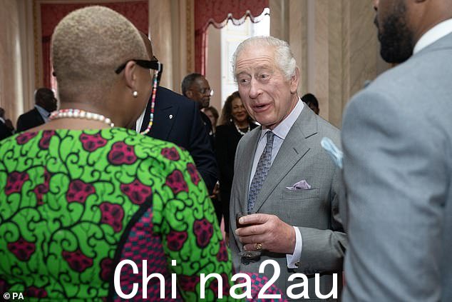 查尔斯国王今天在白金汉宫迎接英属非洲和加勒比社区的领导人,显得精神抖擞