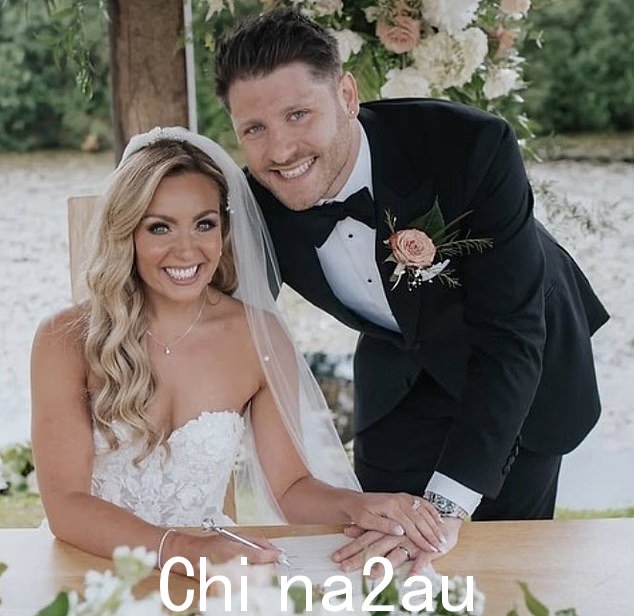 新婚夫妇:这位明星周五告诉《Loose Women》,她因为害怕而没有告诉她的伴侣s他不想去旅行