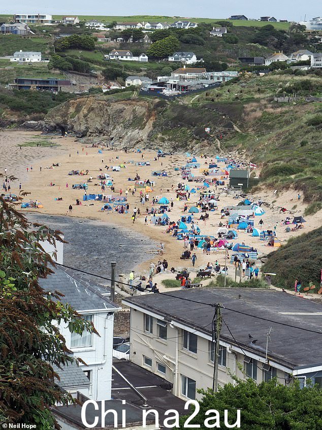 据信其他名人已经抢购了 Mawgan Porth 的房产(如图,库存图片)