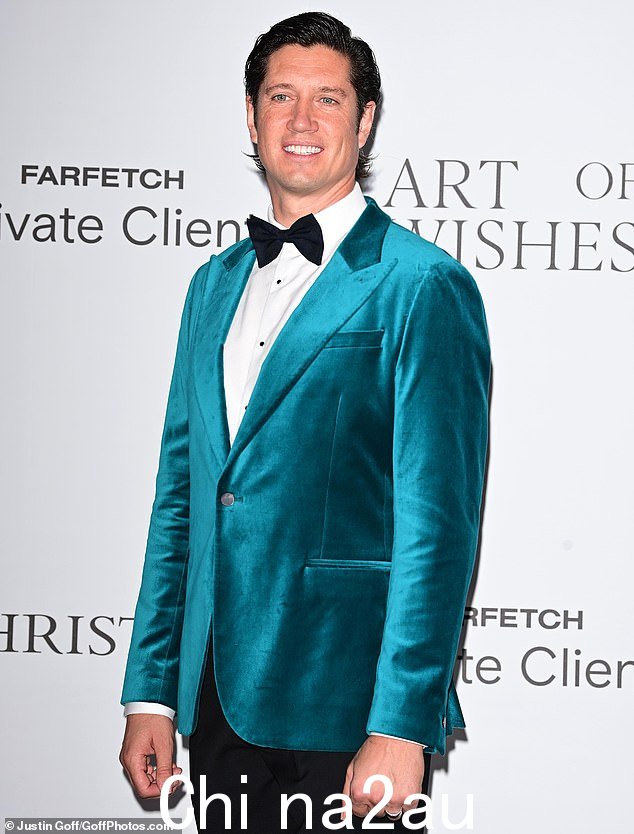 我们的调查显示:根据 Rajar 发布的数据,Vernon Kay 的上午节目吸引了 690 万名听众。