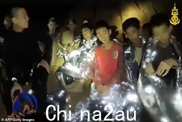 男孩们和他们的教练被困在洞穴系统中九天