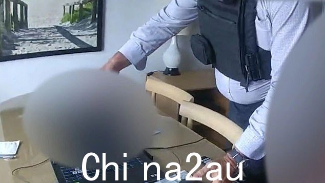 警方已指控该男子,因为他涉嫌向学校和体育俱乐部发送深度伪造图像