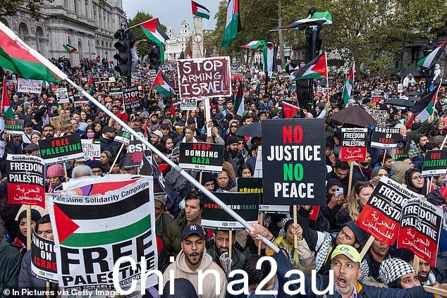 该组织还敦促其支持者瞄准英国国防部和威斯敏斯特外交部
