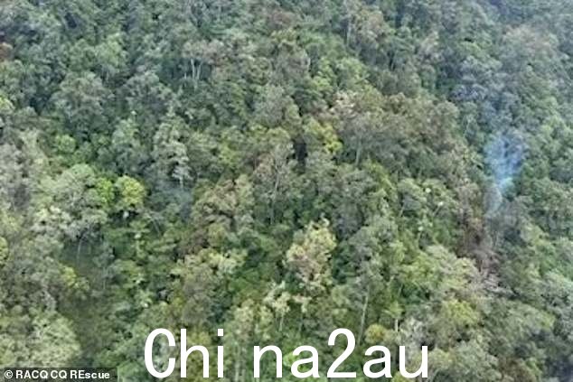 救援直升机机组人员于周六上午 11.30 左右在昆士兰地区的山区发现了残骸。坠机地点被描述为“无法生存”