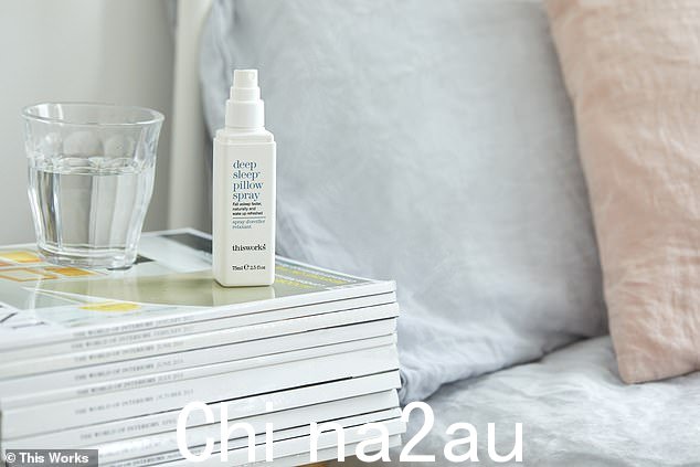 This Works Deep Sleep 是一款屡获殊荣的天然香薰枕头喷雾,它可能是获得更安宁睡眠的秘诀