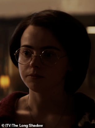 黛西·沃特斯通 (Daisy Waterstone) 扮演萨克利夫的第 13 个也是最后一个谋杀受害者 - 第五个直接在 ITV 电视剧中描绘的受害者