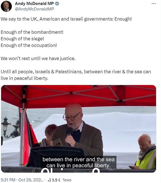 这位 65 岁的老人在前工党领袖杰里米·科尔宾 (Jeremy Corbyn) 领导下担任影子部长,在社交媒体上发布演讲视频时也使用了这句话