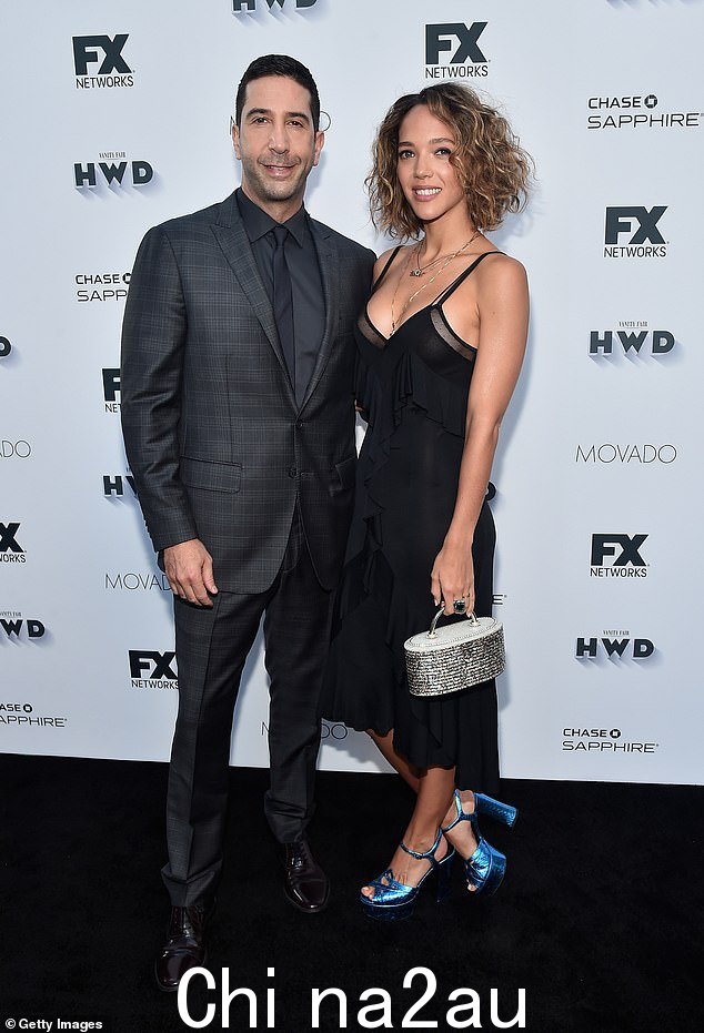 Exes:Schwimmer 于 2010 年至 2017 年与英国艺术家 Zoe Buckman 结婚(2016 年拍摄),并于 2011 年迎来了女儿 Cleo