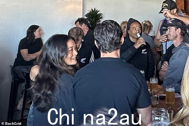 良好的陪伴:决赛期间两人似乎很享受彼此的陪伴