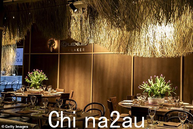 雷克萨斯大帐篷有自己的私人餐厅