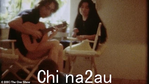 问题:John 与 Yoko 合影,当时在纽约录制演示《Now And then》