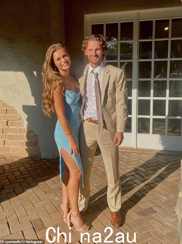 约翰逊的女友 Ryan Wolfe 今年与他一起移居英国,不得不在医院辨认他的尸体,她在 Instagram 上分享了一张照片:¿我的甜蜜天使。我会永远想念你,永远爱你。¿