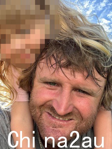 30 岁的年轻父亲卢克·高林 (Luke Gowling) 被认定为被压伤的男子南澳大利亚一家家族企业的自卸卡车。图片:Facebook