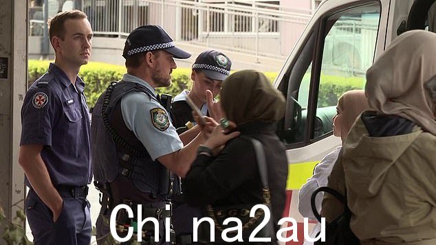 医护人员到达现场并将多人送往班克斯敦和利物浦的医院