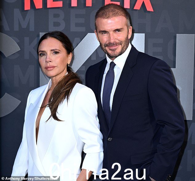 开放:他还讲述了大卫的 Netflix 纪录片《贝克汉姆》如何准确描述了他们的生活,并讲述了他们如何以“优雅”处理名誉