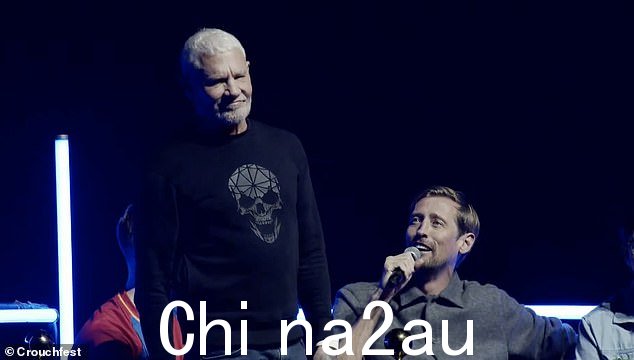 韦恩·莱因克尔在周六的 Crouchfest 舞台上出现时受到虚假诽谤的辱骂