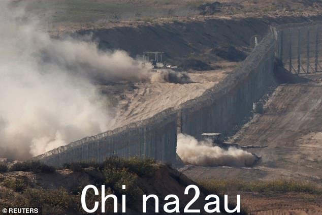 以色列坦克从加沙地带越过边境到达以色列南部