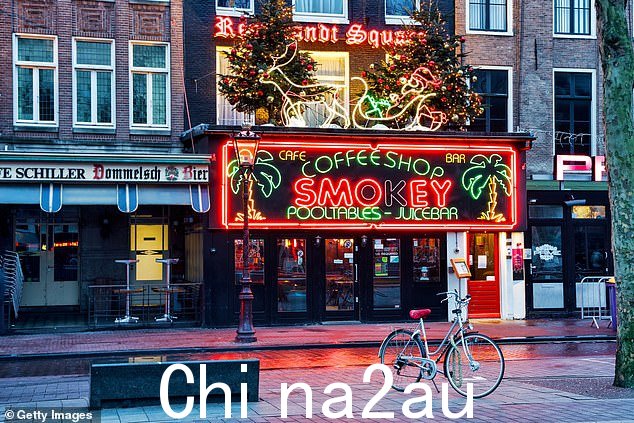Coffeeshop Smokey,一家大麻咖啡店,位于阿姆斯特丹最大的广场伦勃朗广场,2013 年 1 月 6 日