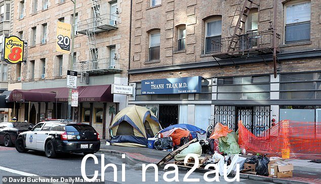 加州市田德隆区的吸毒者和无家可归者聚集