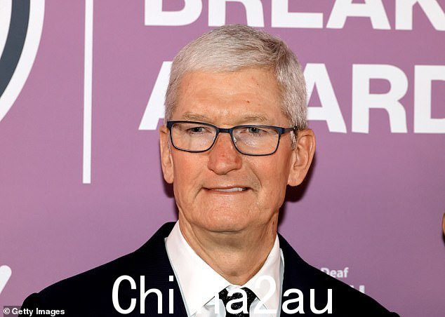 史翠珊女士告诉蒂姆·库克,报告苹果的语音助手在用“z”而不是轻柔的“s”发音她的名字” class=