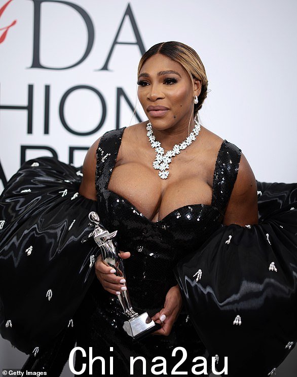 哇因素:塞雷娜·威廉姆斯 (Serena Williams) 在纽约 CFDA 时尚奖上领衔大赢家,夺得时尚偶像