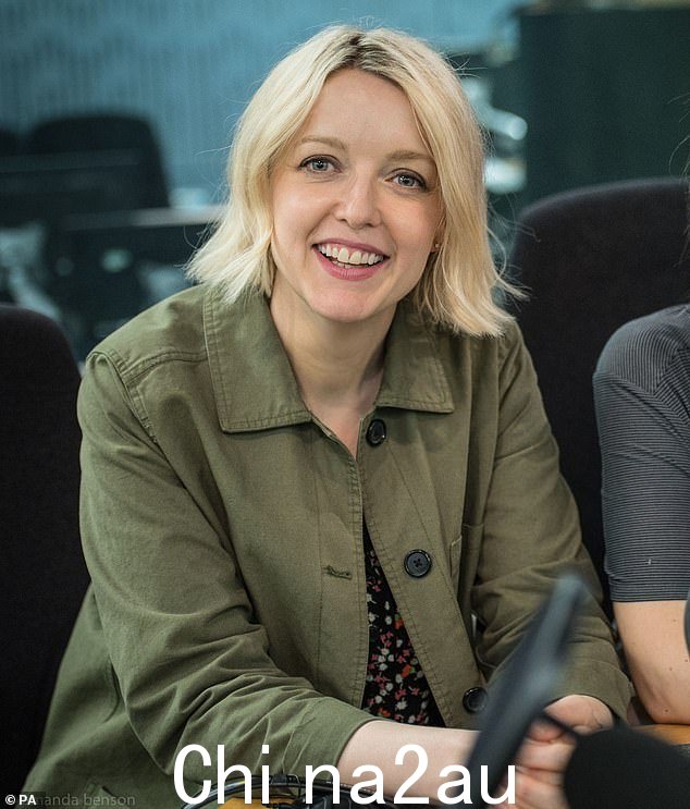 退出:Kirsty 于 2018 年暂时从 Desert Island Discs 辞职,随后于次年宣布永久离开,由 Lauren Laverne(如图)接手