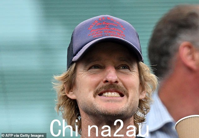 哦天哪:当科恩问她是否曾与威尔逊调情时,索尼娅再次压低了语气,宣称:“我操了他好几次。我爱他”(威尔逊摄于 2022 年)” class=