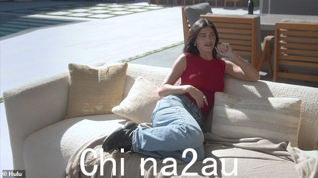 每周四在 Hulu 上播出!凯莉化妆品公司首席执行官目前担任《卡戴珊家族》第 10 集第四季的执行制片人和主演