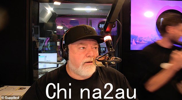 她周一告诉凯尔和杰基·O 节目,在尝试使用卫生棉条后,她发现自己的处女膜有微孔