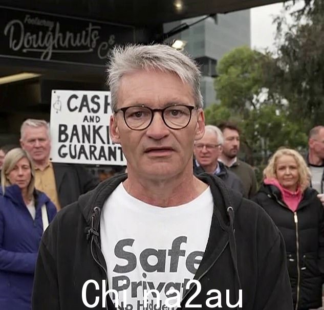 著名的现金支持者 Jason Bryce(如图)透露 EFTPOS 机器正在使企业损失“数千”