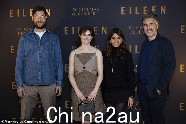 红毯准备就绪:卢克·戈贝尔与 Thomasin McKenzie、Ottessa Moshfegh 和 William 合影