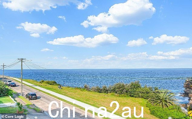 从泰森与莉莉在悬崖顶上拜访的家中看到的景色,那里有价值数百万美元的房子,可以欣赏到大海的全景,这可能让泰森在生命的最后几个小时内产生了返回那里的想法