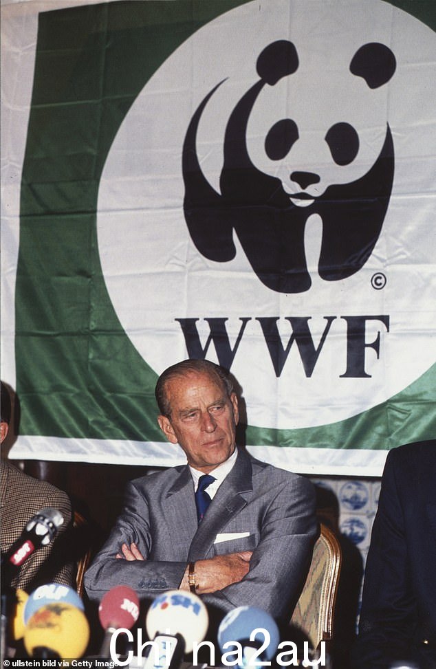 Philip 于 1961 年帮助创立了 WWF,并于 1961 年至 1982 年间担任首任主席,并于 1981 年至 1996 年担任 WWF 国际主席