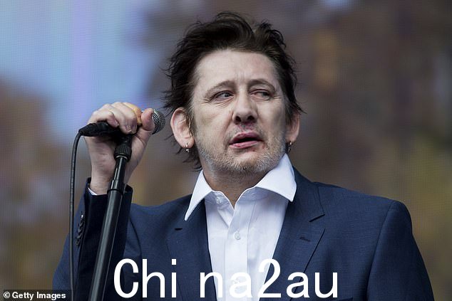1991 年,MacGowan 与乐队的时光突然结束,因为他错过了太多航班并经历了太多醉酒事故,因此被赶出了乐队