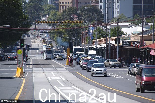 亚拉市议会已投票决定将 30 公里/小时的限速试验扩大到所有郊区街道,包括 Victoria Parade(上图)