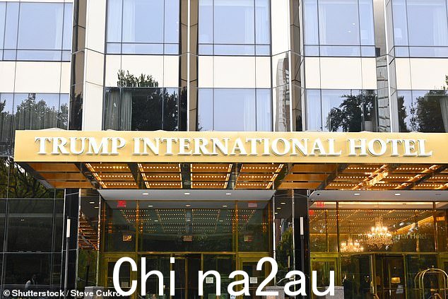 根据诉讼,他称所谓的性剥削为“怪胎”,据说这些行为发生在包括纽约市特朗普国际酒店在内的各种酒店套房中” =