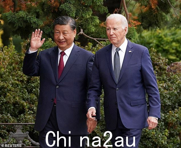 中国国家主席习近平本周在加州与美国总统乔·拜登散步时挥手致意