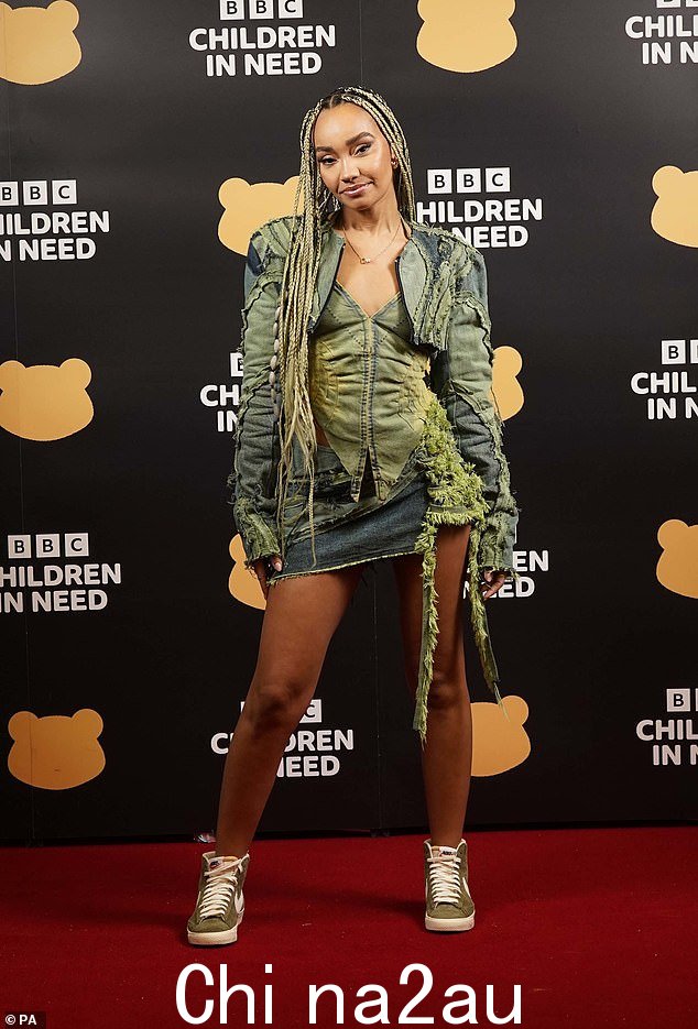 流行:Leigh Anne-Pinnock 上台在筹款活动中表演
