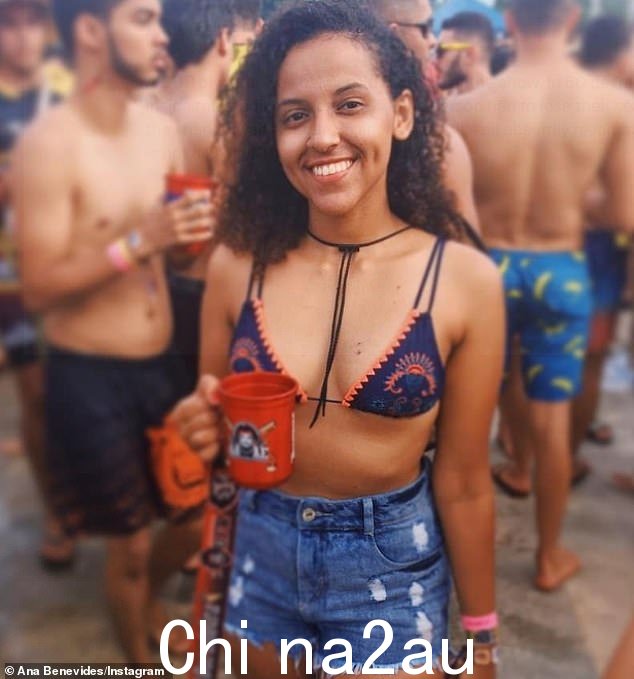 Ana Clara Benevides,23 岁,经医护人员现场救治后疑似心脏骤停在医院死亡