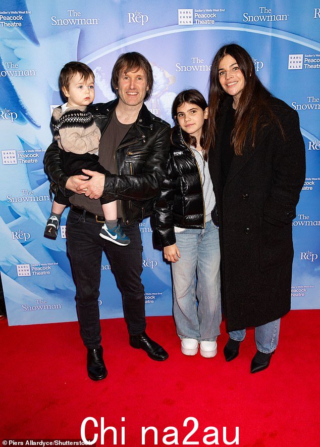 喜气洋洋:Tim Wheeler、George、Romy Konjic 和 Julia Restoin 也加入其中