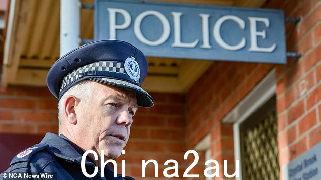 在南澳警方分享的周日晚上的家庭声明中,史蒂文斯夫妇向参与事件的警察、急救人员和其他紧急服务人员表示感谢