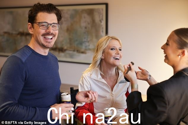Sweet:两人看起来精神抖擞,笑容满面地拍照,而 Ashley 则为此次活动打扮得漂漂亮亮的