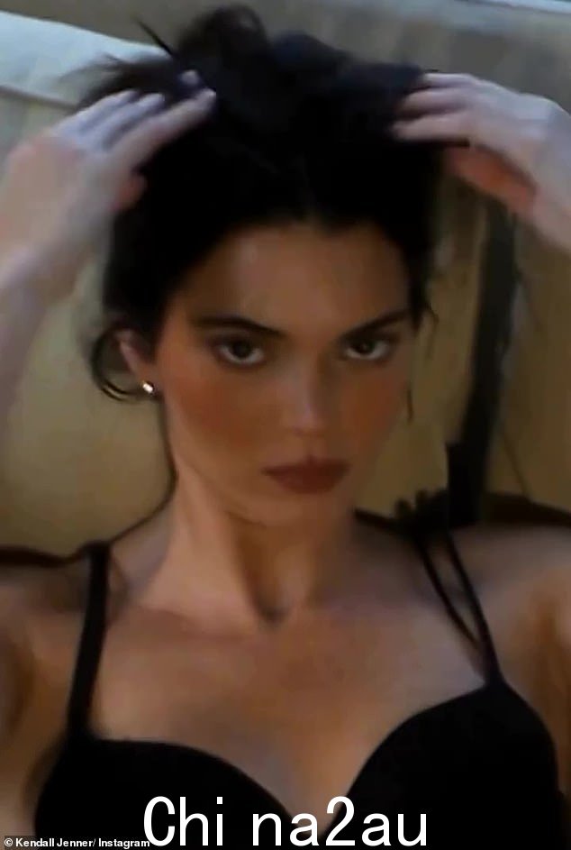 闷热:Kendall 在 Calvin Klein 的新假日宣传片中惊艳亮相