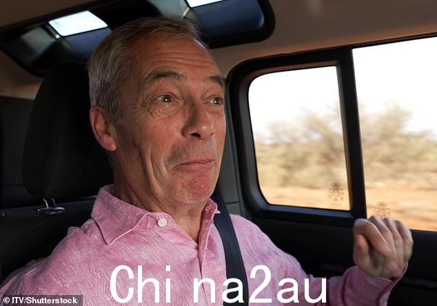 前方局势紧张?这位《晨报》明星发现自己距离澳大利亚丛林有数英里之遥,并与备受争议的 59 岁政治家一起被扔进炎热的内陆地区,迎接第一个挑战。